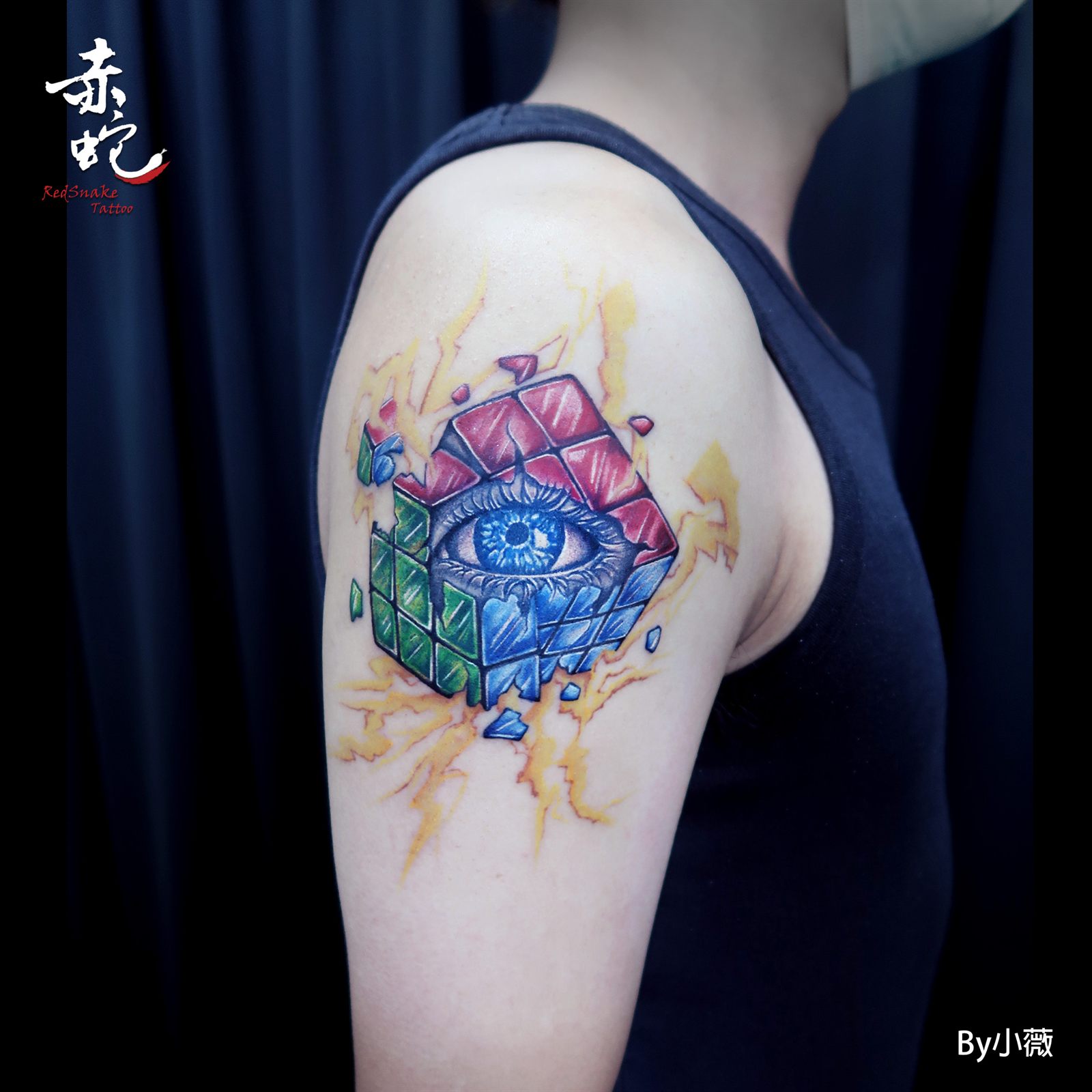 小薇 台中女刺青師 作品編號 306 刺青作品 RedSnake Tattoo
